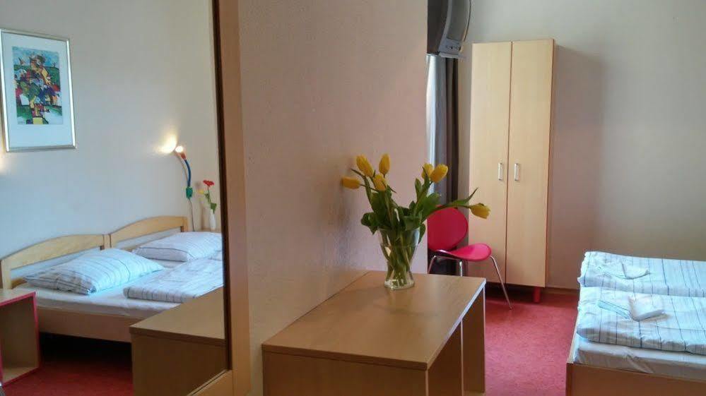 Acama Hotel & Hostel Schoeneberg Berlin Exterior foto